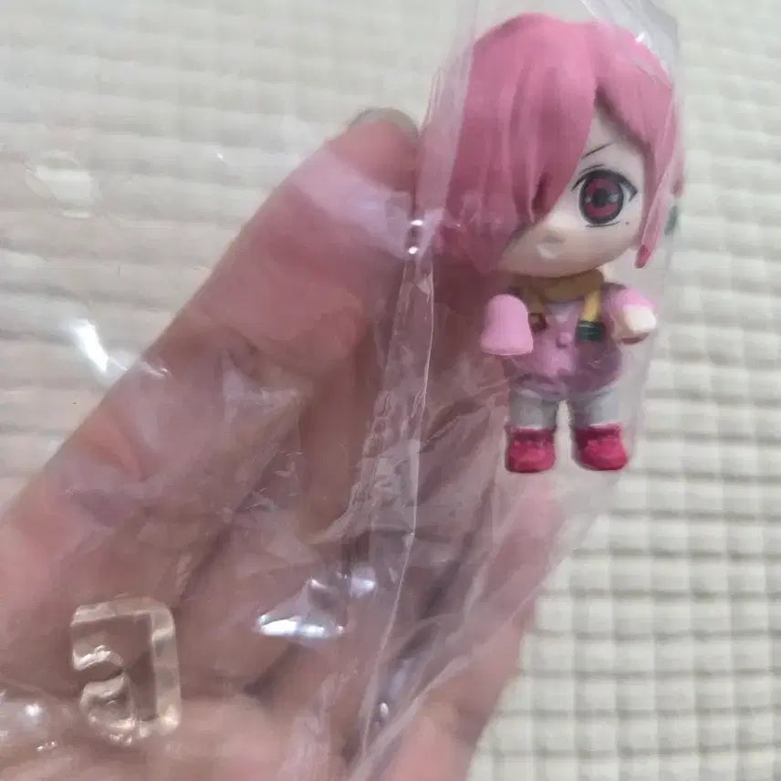 [BUNJANG] Jibaku Shounen Hanako-kun Mitsuba Figure Unopened / 지박소년 하나코군 나란히 가챠 미츠바 미개봉