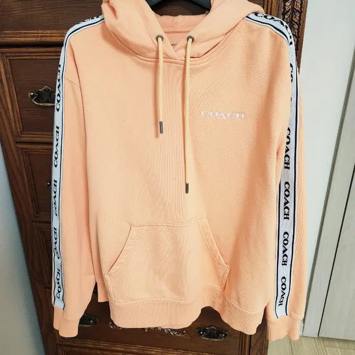 [SOLD OUT] 코치 COACH 테이핑 후드티 맨투맨 정품 21년제품 피치오렌지 xs
