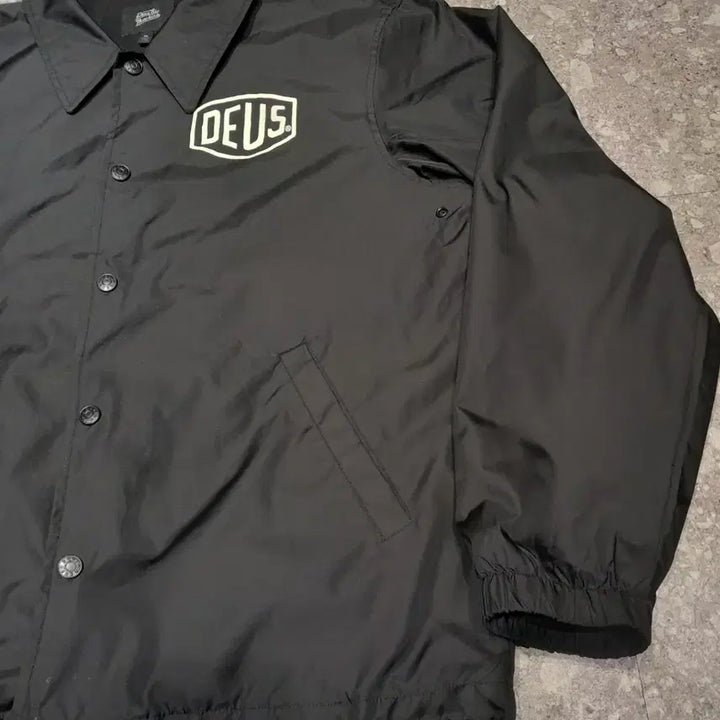 [BUNJANG] Deus Ex Machina Seoul Coach Jacket XL / 데우스 엑스마키나 서울 코치자켓 (XL)