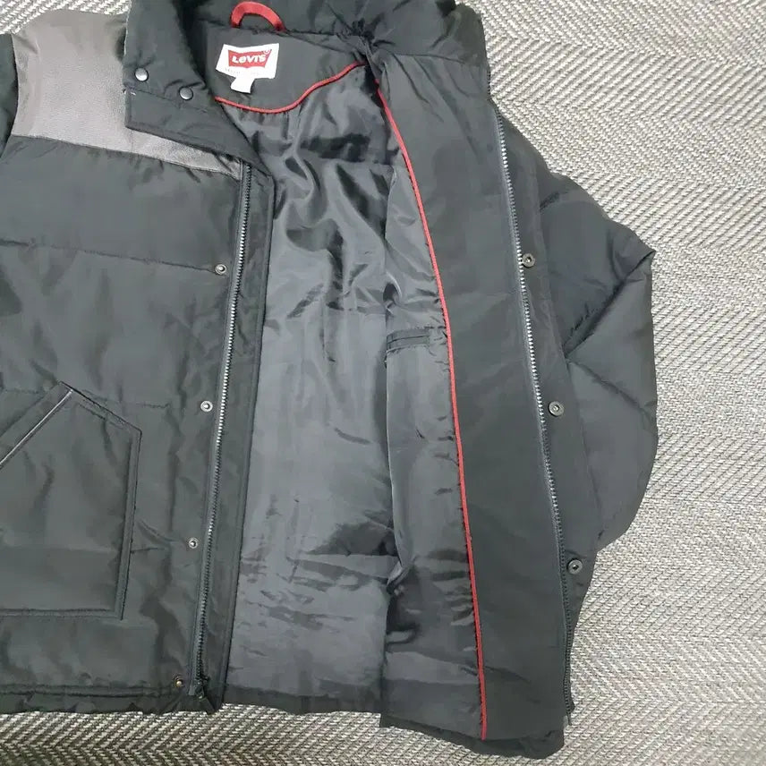 [BUNJANG] Levi's Winter Padded Jacket (Men's Size 105) / 리바이스 겨울 패딩 남자105