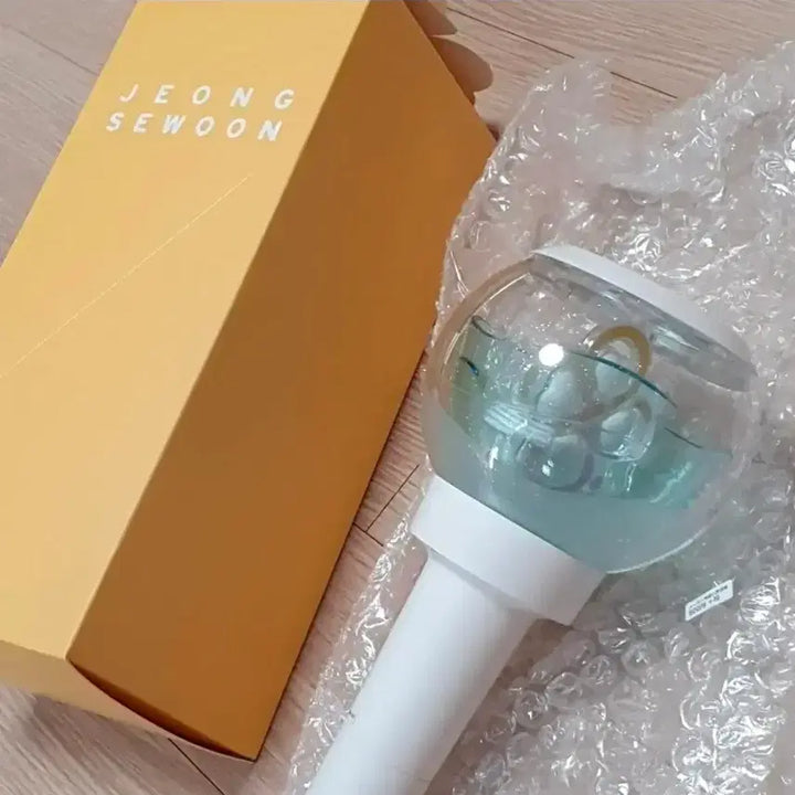 [BUNJANG] Jeong Sewoon Light Stick / 정세운 응원봉 행봉