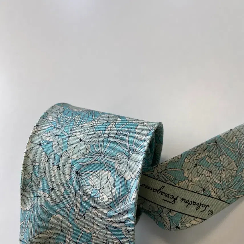 [BUNJANG] Ferragamo Necktie 8.2cm / 페레가모(Ferragamo) 명품 정품 넥타이 8.2cm