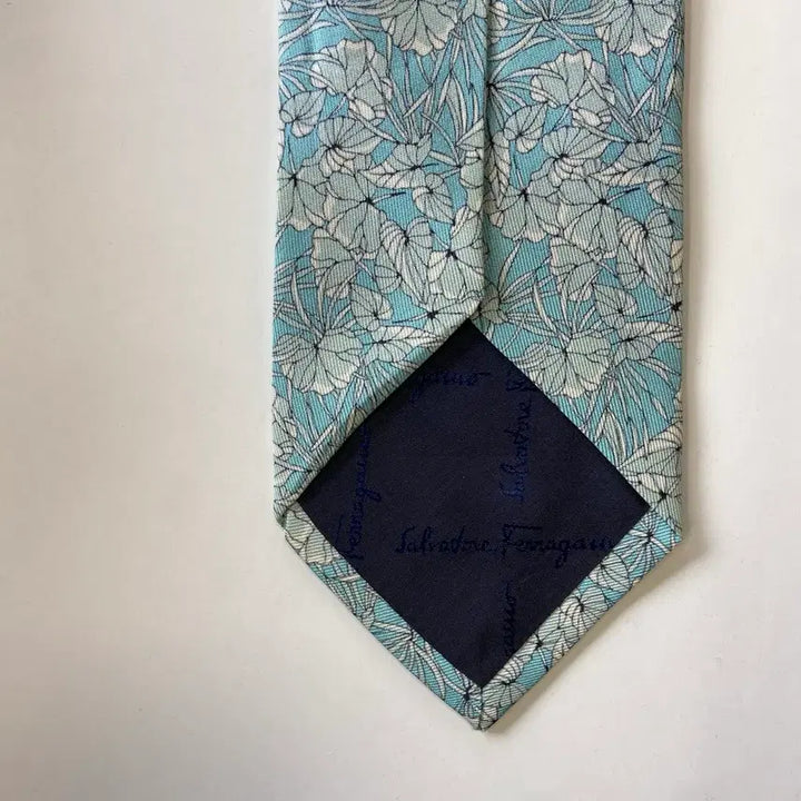 [BUNJANG] Ferragamo Necktie 8.2cm / 페레가모(Ferragamo) 명품 정품 넥타이 8.2cm