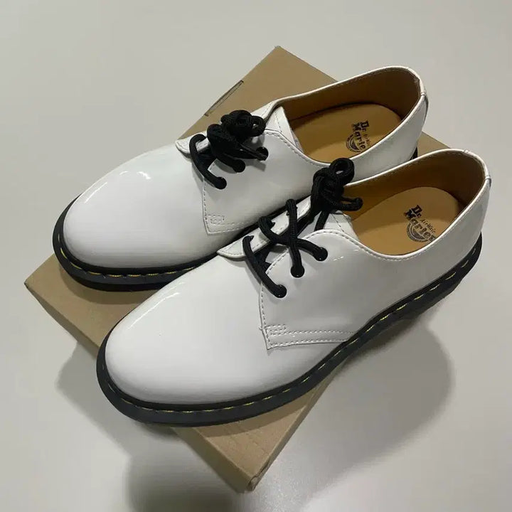 [BUNJANG] Dr. Martens 1461 Patent Leather Oxford Shoes White / [UK 6] 닥터마틴 1461 페이턴트 화이트 새상품