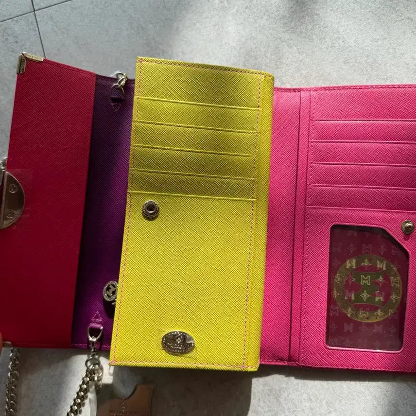 [BUNJANG] MCM Hot Pink Long Wallet Chain Shoulder Bag / 메트로시티 핫핑크 장지갑 체인 숄더백