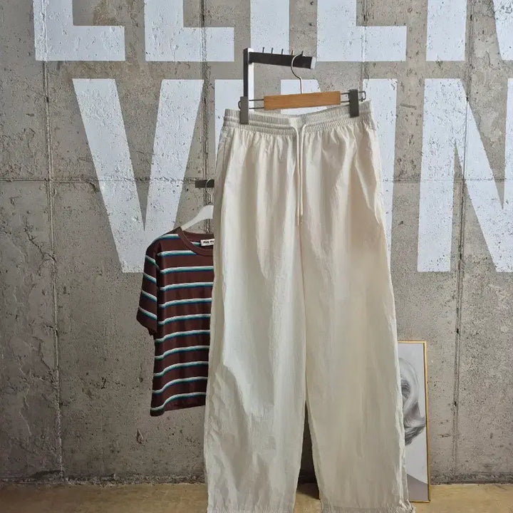[BUNJANG] Codegraphy Ivory Jogger Training Pants / 코드그라피 아이보리 조거 트레이닝 바지