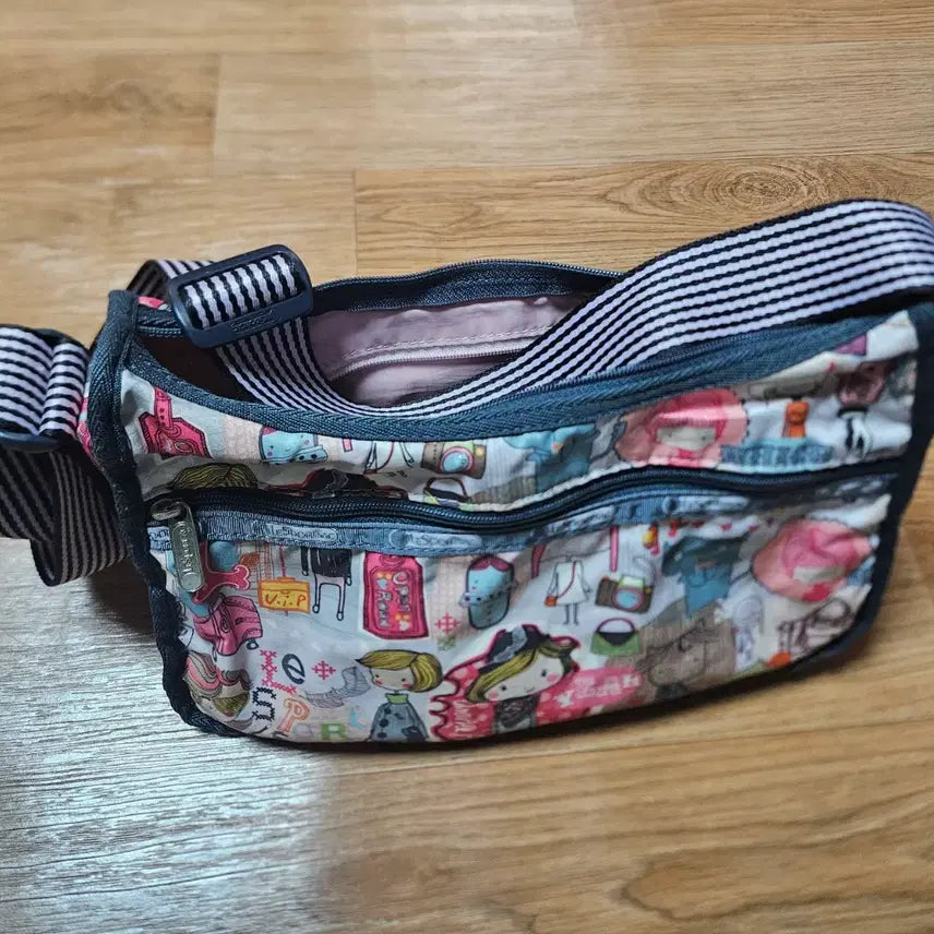 [BUNJANG] LeSportsac Crossbody Bag (Shoulder Bag) / 레스포삭 크로스백(숄더겸용)