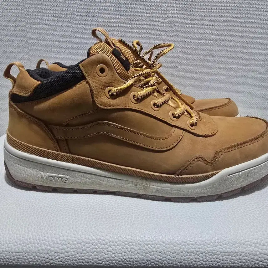 [BUNJANG] Vans Tweaked Sneakers Brown WP V2558 / 반스 트위크 스니커즈 브라운 WP V2558