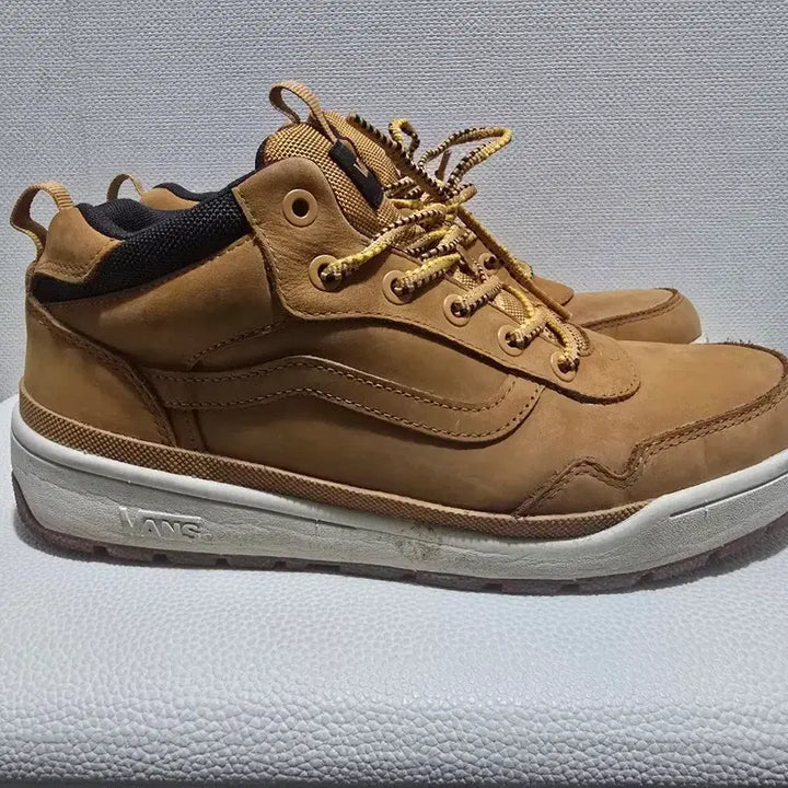 [BUNJANG] Vans Tweaked Sneakers Brown WP V2558 / 반스 트위크 스니커즈 브라운 WP V2558