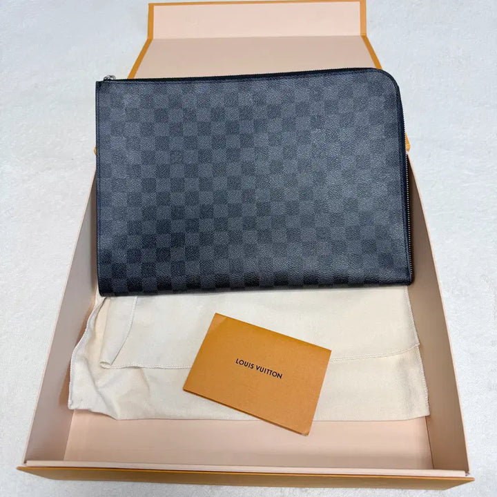 [BUNJANG] Louis Vuitton Pochette Jour GM Clutch / 루이비통 포쉐트 주르 파우치 GM (클러치백)