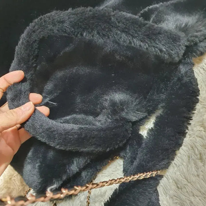 [BUNJANG] LAP Black Fur Tote Bag / 블랙 퍼 토트백 털가방