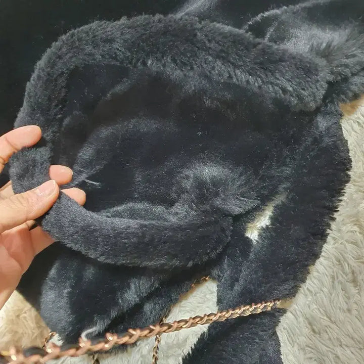 [BUNJANG] LAP Black Fur Tote Bag / 블랙 퍼 토트백 털가방