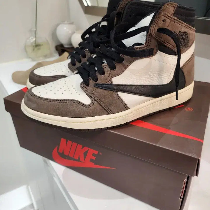 [BUNJANG] Nike Jordan 1 Travis Scott Mocha High OG / 나이키 조던 1 트래비스 스캇 모카 하이 og