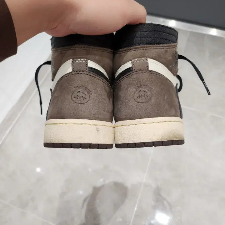 [BUNJANG] Nike Jordan 1 Travis Scott Mocha High OG / 나이키 조던 1 트래비스 스캇 모카 하이 og