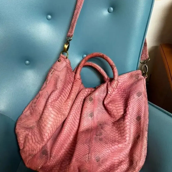 [BUNJANG] Custom Pink Python Leather Big Bag / 맞춤 수입이라 하나밖에 없는 핑크 파이톤 가죽 빅백 스트랩탈부착 가능