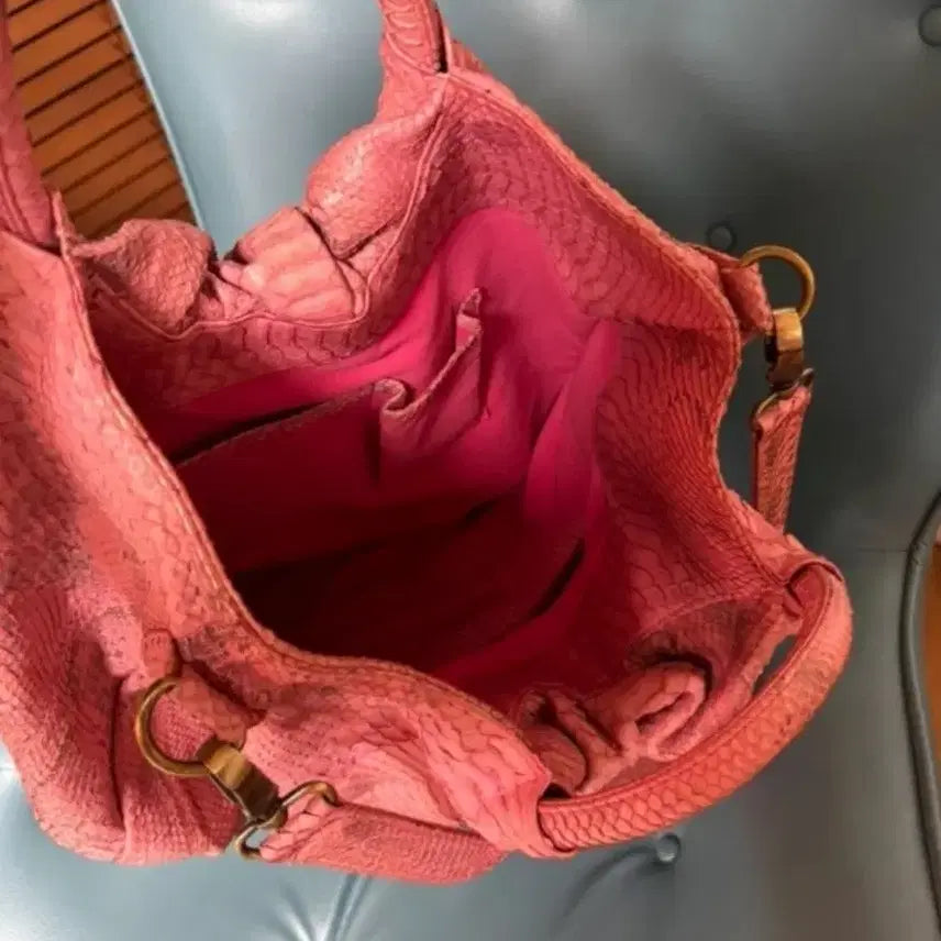 [BUNJANG] Custom Pink Python Leather Big Bag / 맞춤 수입이라 하나밖에 없는 핑크 파이톤 가죽 빅백 스트랩탈부착 가능
