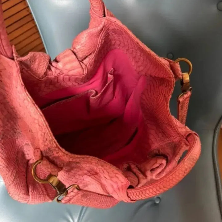 [BUNJANG] Custom Pink Python Leather Big Bag / 맞춤 수입이라 하나밖에 없는 핑크 파이톤 가죽 빅백 스트랩탈부착 가능