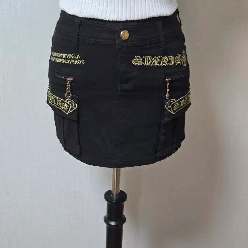 [BUNJANG] Mini Denim Skirt with Pocket Detail / 블랙  면 스판  테미  카고 포켓  지퍼 골드 자수  미니 스커트