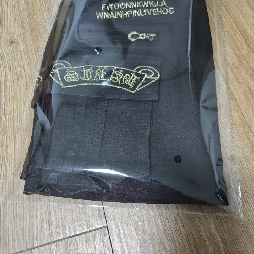 [BUNJANG] Mini Denim Skirt with Pocket Detail / 블랙  면 스판  테미  카고 포켓  지퍼 골드 자수  미니 스커트