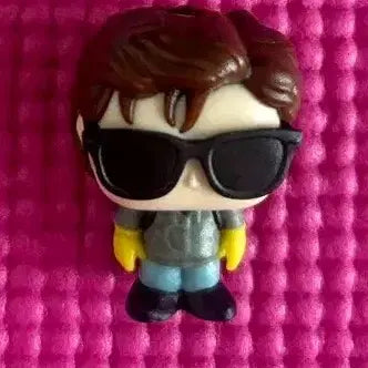 [BUNJANG] Stranger Things Kinder Joy Steve Figure Keychain / 기묘한이야기 킨더조이 스띵 스티브 피규어 키링