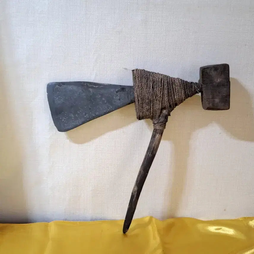 [BUNJANG] Antique Stone Axe / 옛날 돌도끼