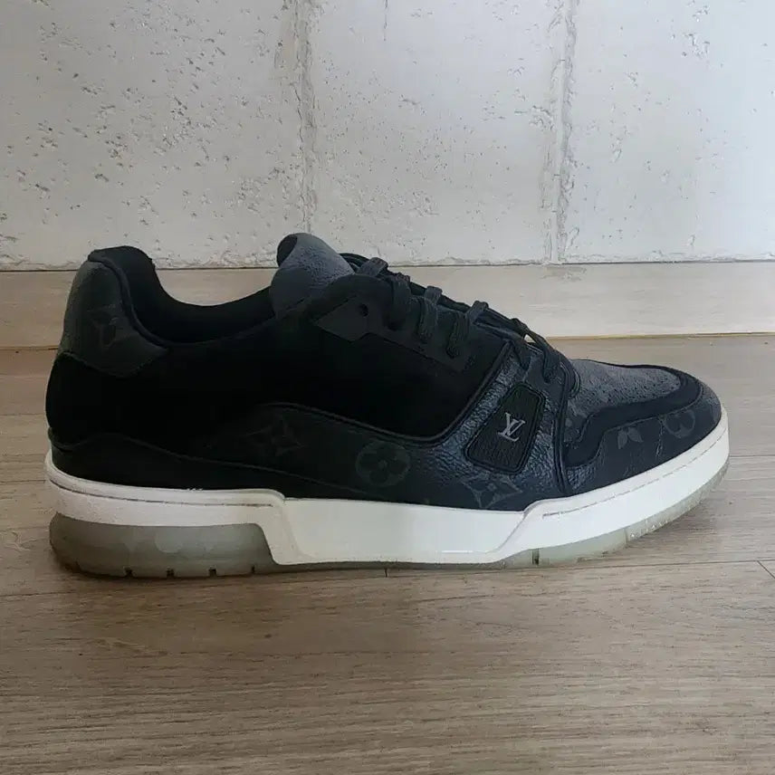 [BUNJANG] Louis Vuitton Eclipse Trainer Sneakers / 루이비통 이클립스 트레이너 스니커즈