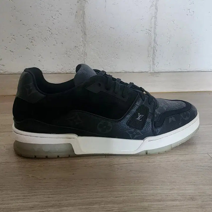 [BUNJANG] Louis Vuitton Eclipse Trainer Sneakers / 루이비통 이클립스 트레이너 스니커즈