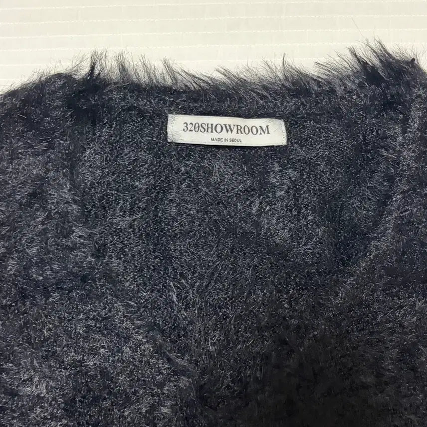 [BUNJANG] 320 Showroom Black Angora Knit Sweater / 320쇼룸 블랙 앙고라 니트