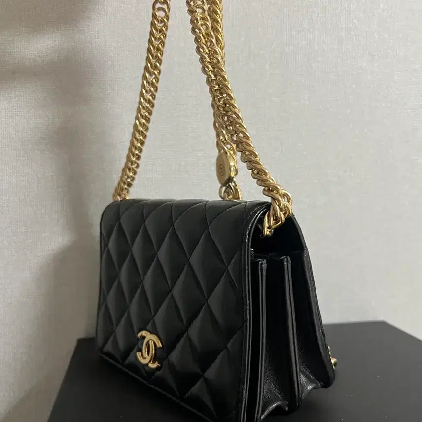 [BUNJANG] Chanel CC Logo WOC Black Gold Hardware / 샤넬 cc로고 woc 블랙 금장