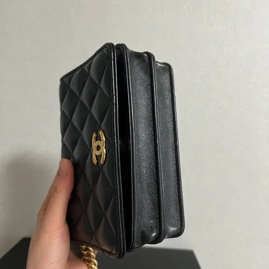[BUNJANG] Chanel CC Logo WOC Black Gold Hardware / 샤넬 cc로고 woc 블랙 금장