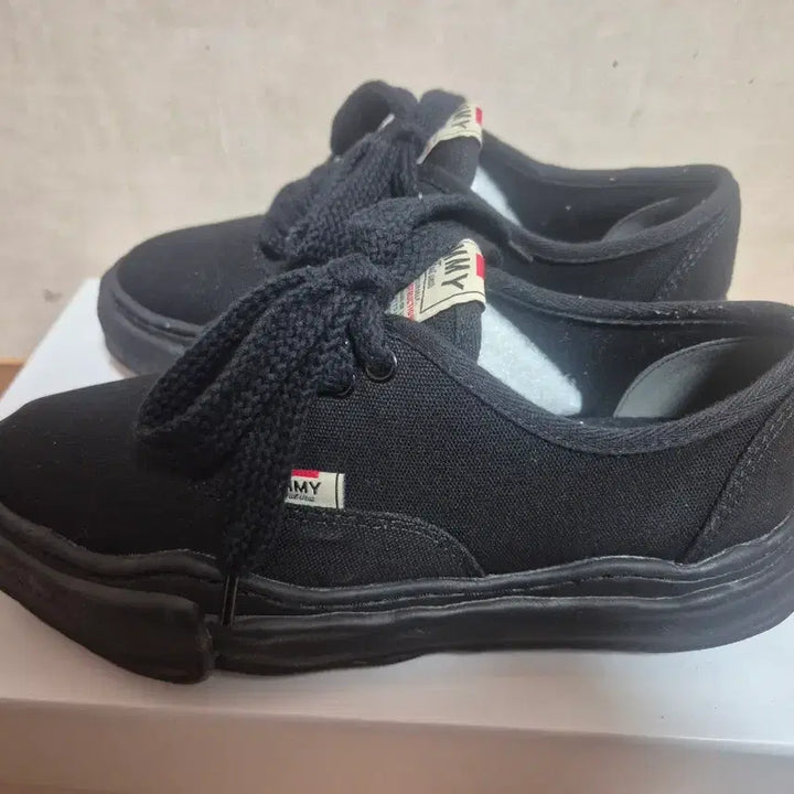 [BUNJANG] Mihara Yasuhiro Baker All Black Sneakers / (40)미하라야스히로 베이커 올검