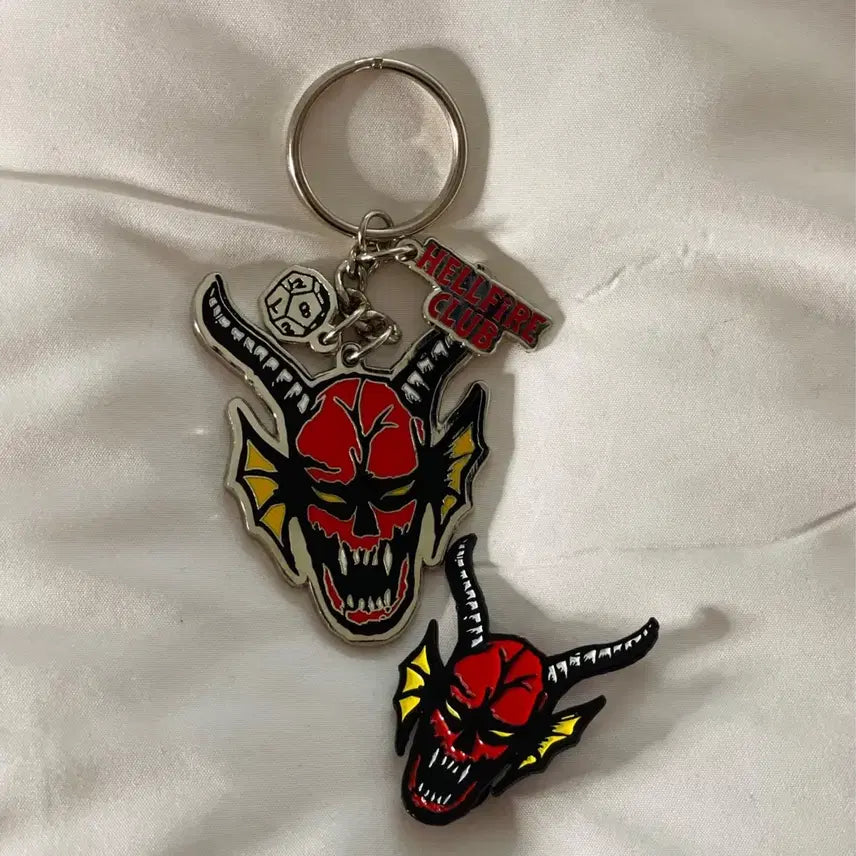 [BUNJANG] Stranger Things Hellfire Club Keyring / 기묘한 이야기 헬파이어 클럽 키링 (뱃지x)