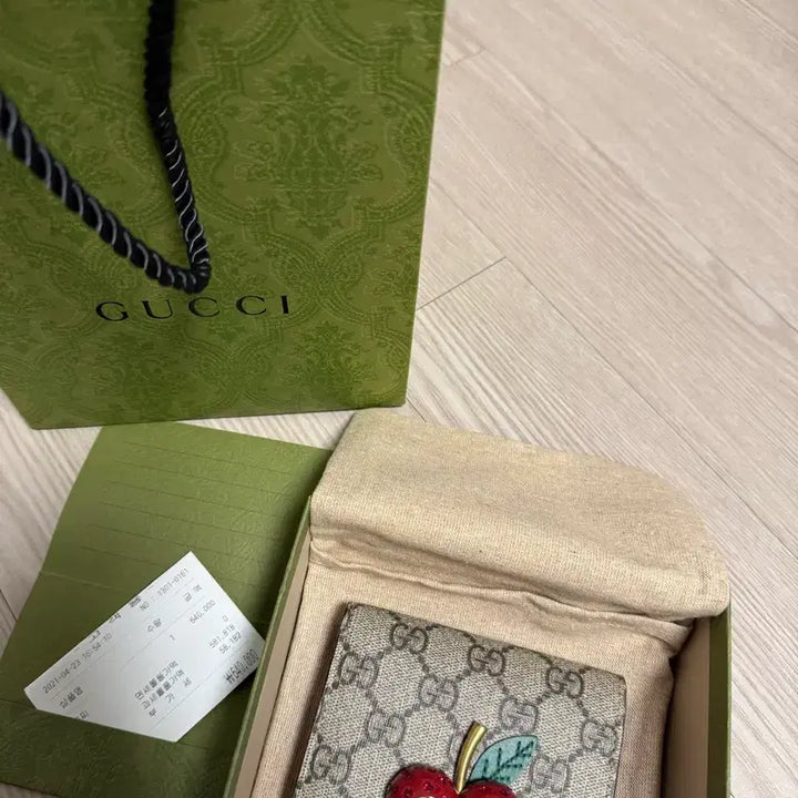[BUNJANG] Gucci Cherry Card Wallet / 구찌 체리 반지갑 여성 반지갑(거의 안씀)