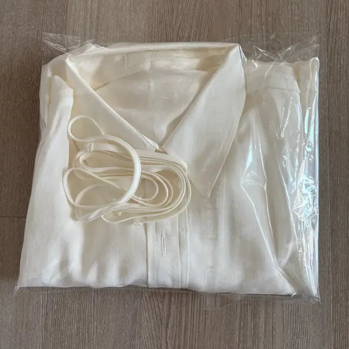 [BUNJANG] Sasaek Erde Strap Blouse Cream / 사색 에르데 스트랩 블라우스 크림