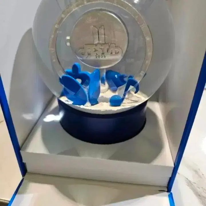 [BUNJANG] BTS Waterball Snowball Clock Decoration / 새상품)  BTS 워터볼 스노우볼 시계 장식 판매합니다