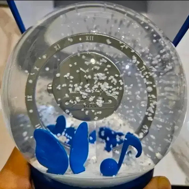 [BUNJANG] BTS Waterball Snowball Clock Decoration / 새상품)  BTS 워터볼 스노우볼 시계 장식 판매합니다