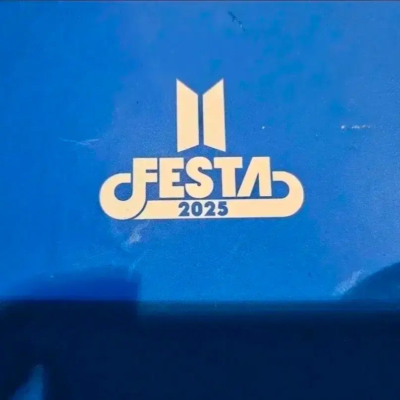 [BUNJANG] BTS Waterball Snowball Clock Decoration / 새상품)  BTS 워터볼 스노우볼 시계 장식 판매합니다