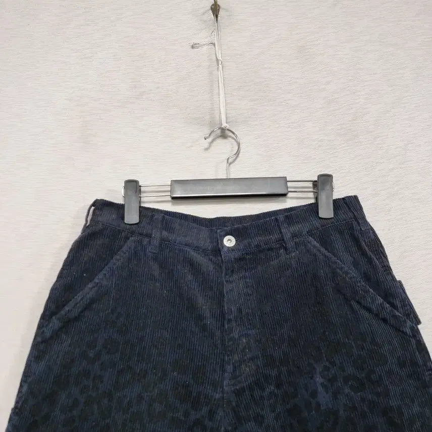 [BUNJANG] Peach Corduroy Leopard Print Pants - Men&