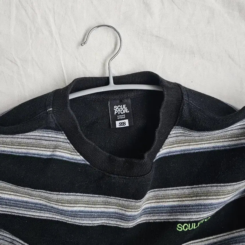 [BUNJANG] Sculptor Stripe Sweatshirt / 스컬프터 스트라이프 맨투맨