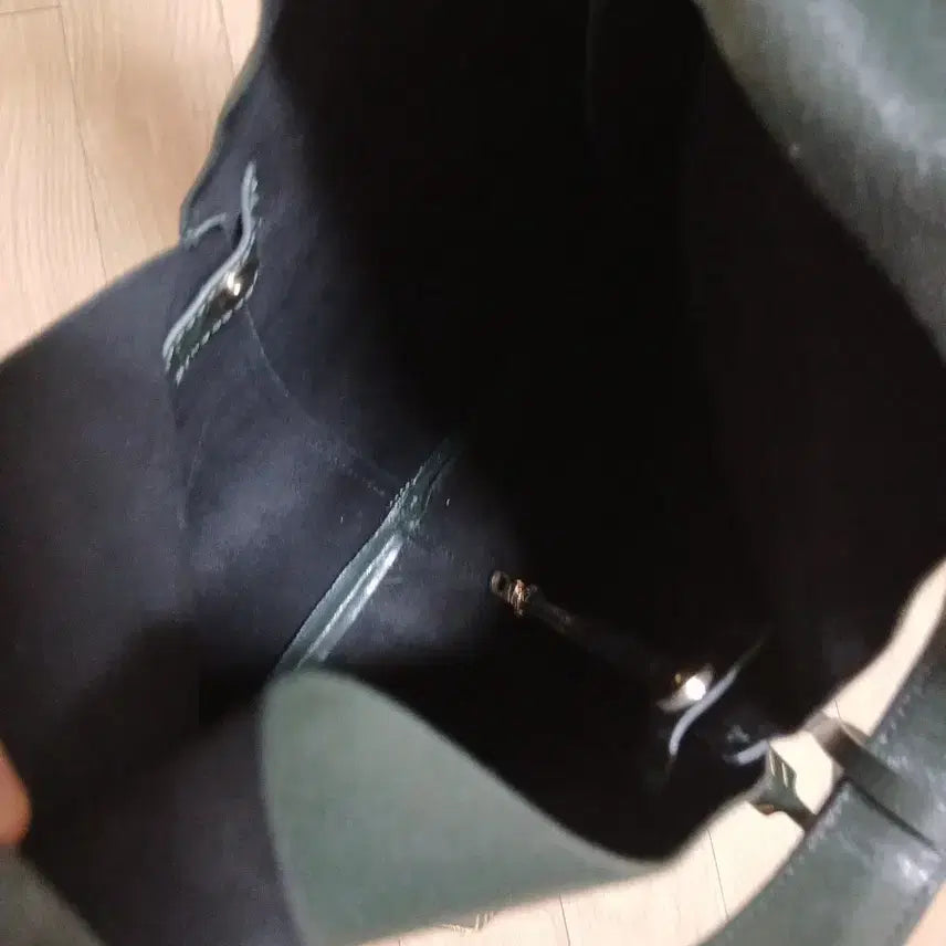 [BUNJANG] Ivana Helsinki Leather Shoulder Bag / 이바나헬싱키 양가죽 숄더백