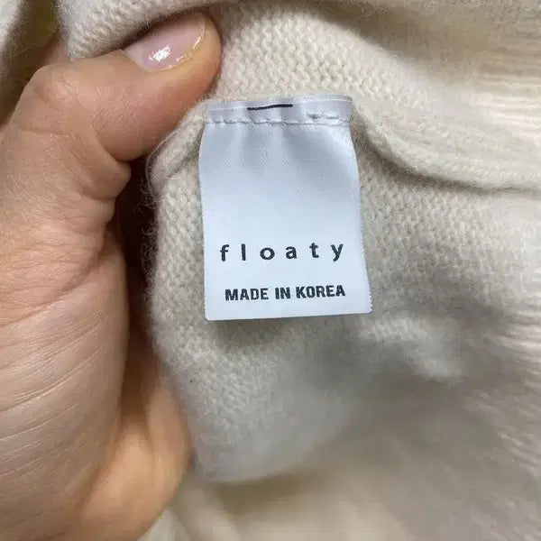 [BUNJANG] F/Luty Knit / 여F/플로티 니트