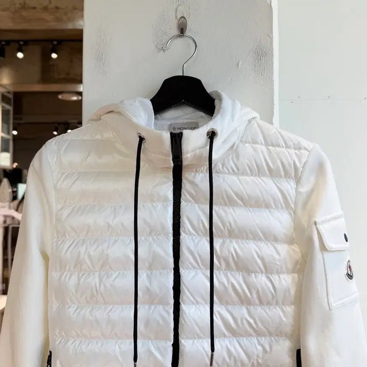[BUNJANG] Moncler White Logo Patch Mix Hooded Down Jacket / 몽클레르 화이트 로고 패치 믹스 후드 다운 자켓