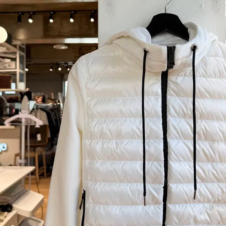 [BUNJANG] Moncler White Logo Patch Mix Hooded Down Jacket / 몽클레르 화이트 로고 패치 믹스 후드 다운 자켓