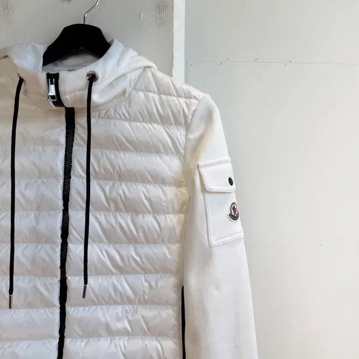 [BUNJANG] Moncler White Logo Patch Mix Hooded Down Jacket / 몽클레르 화이트 로고 패치 믹스 후드 다운 자켓