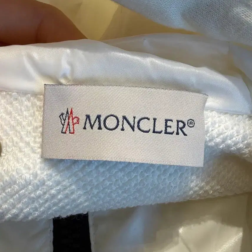 [BUNJANG] Moncler White Logo Patch Mix Hooded Down Jacket / 몽클레르 화이트 로고 패치 믹스 후드 다운 자켓