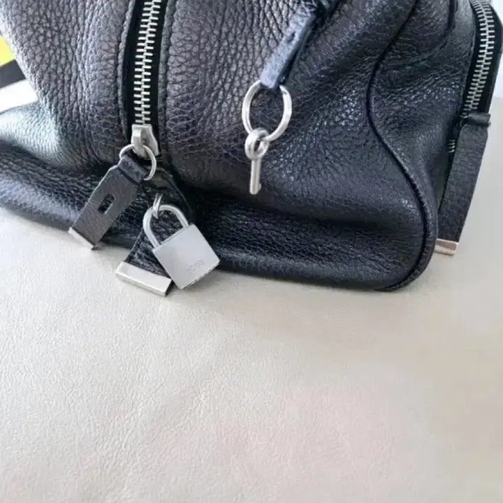 [BUNJANG] Tods Shoulder/Tote Bag (Black, Adjustable) / 3월한정 최저가/깔끔한 상태) 토즈 숄더 토트백 블랙 길이조절가능