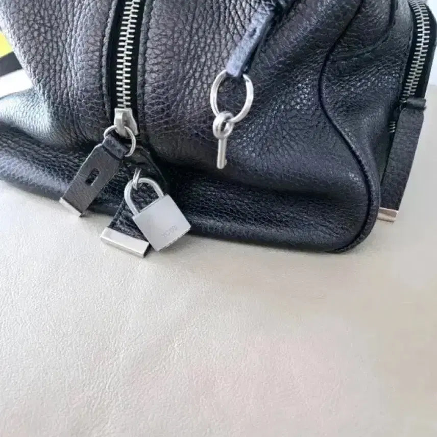 [BUNJANG] Tods Shoulder/Tote Bag (Black, Adjustable) / 3월한정 최저가/깔끔한 상태) 토즈 숄더 토트백 블랙 길이조절가능