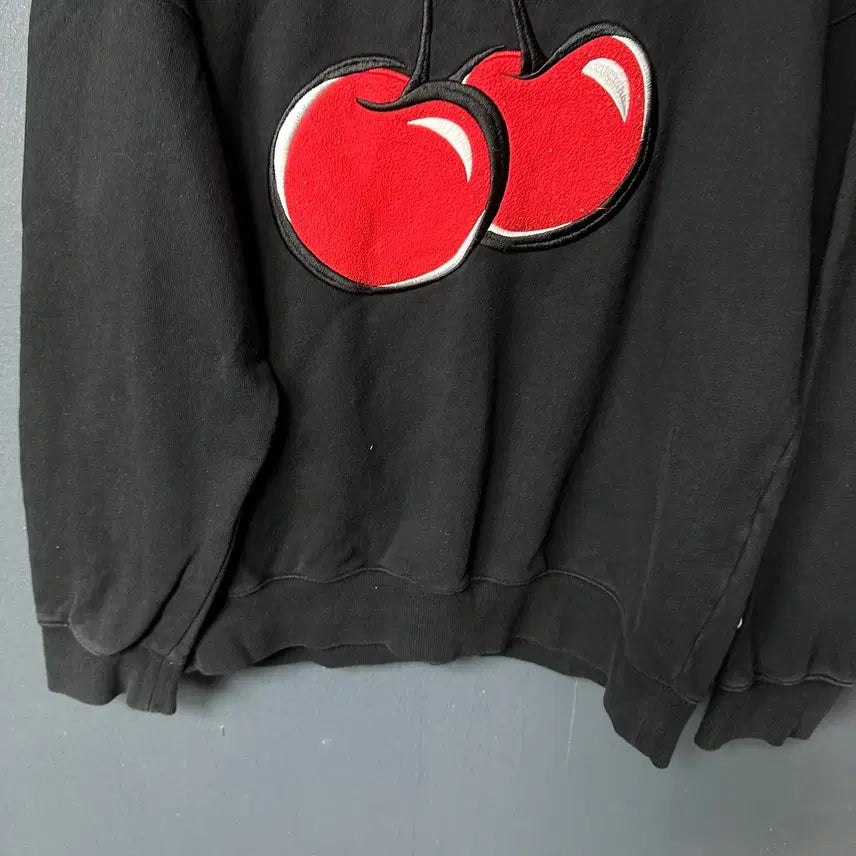 [BUNJANG] Kirsh Cherry Black Sweatshirt / 1 키르시 체리 블랙 맨투맨 티셔츠