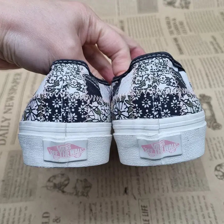 [BUNJANG] Authentic Patchwork Sneakers (Size 225) / 반스 어센틱 패치워크 스니커즈225