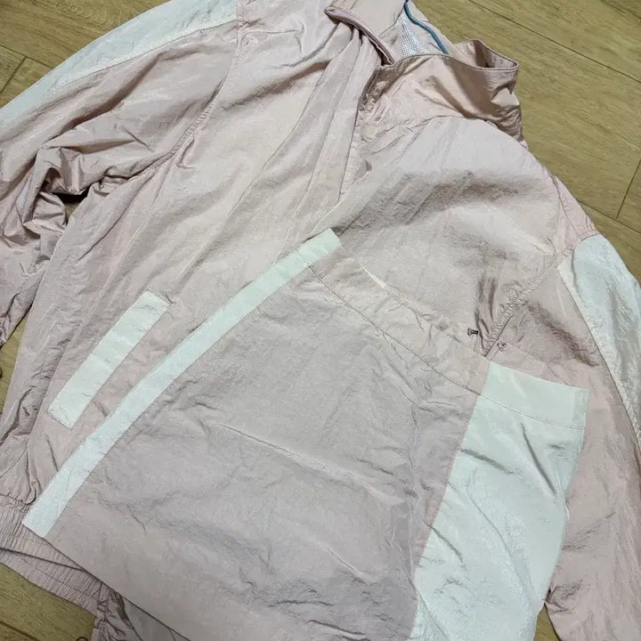 [BUNJANG] Kinda V skirt, Windbreaker Set Soft Pink / 카인다미 치마,바람막이세트 소프트핑크